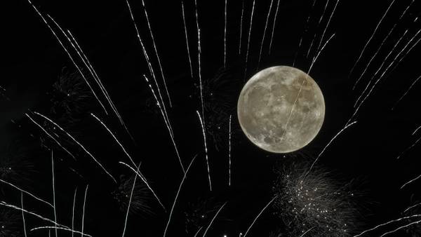 Photos: Fourth of July buck moon delights skygazers amid lunar eclipse