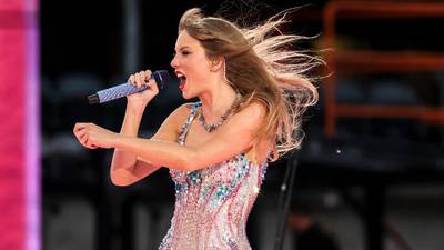 There was a pop superstar who swallowed a fly ... OK, it was Taylor Swift